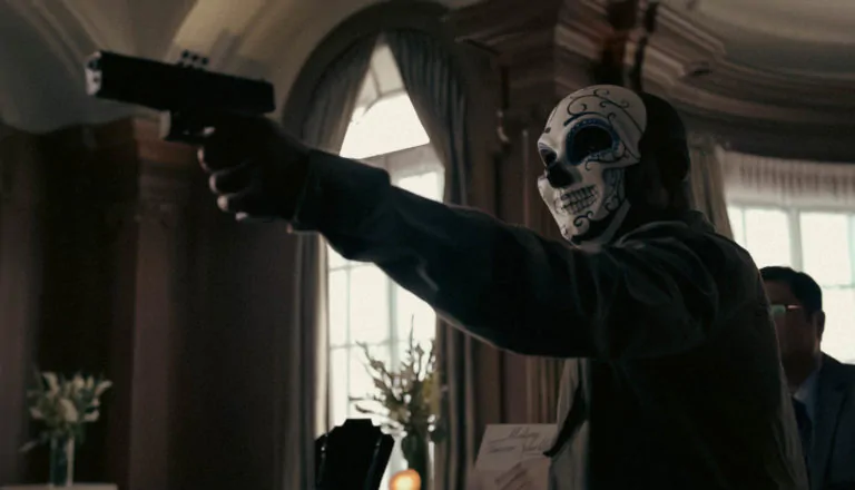 Момент из 1 серии 2 сезона