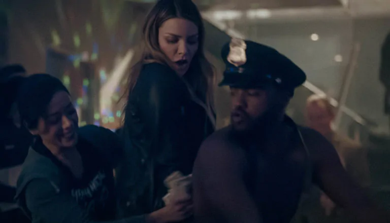 Момент из 6 серии 3 сезона